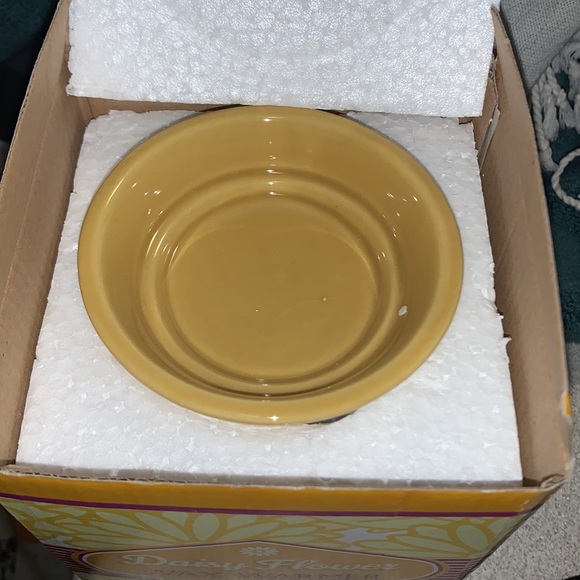 Daisy Flower Wax Warmer - Picture 3 of 3